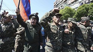 نظامیان ارمنستان به تظاهرات ضد دولتی پیوستند