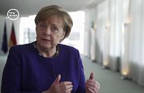 Újfajta antiszemitizmusról beszélt Merkel