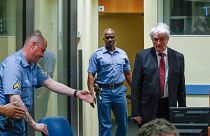 Felmentését kérte Karadzic