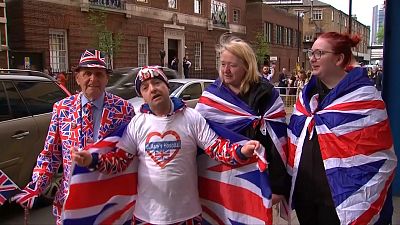 Briten feiern königliches Baby