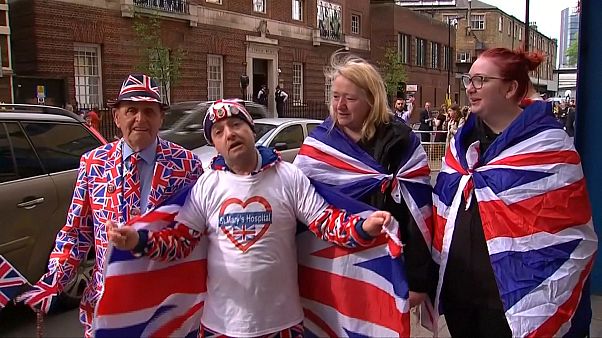 Briten feiern königliches Baby Briten feiern königliches Baby