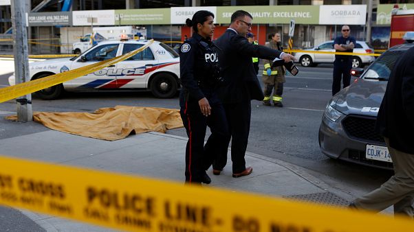 Homem detido após atropelar várias pessoas em Toronto Homem detido após atropelar várias pessoas em Toronto