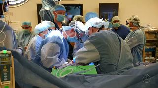 A 14 órás műtéten 11 sebész dolgozott