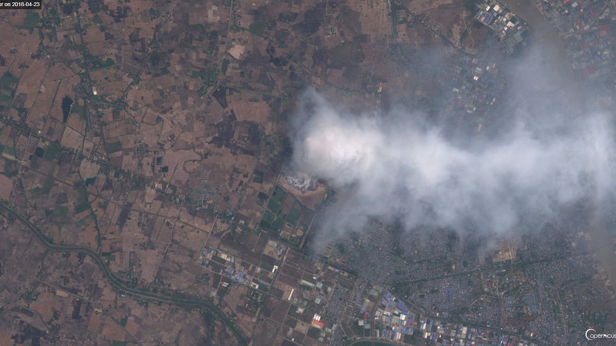El gigantesco incendio que invade de humo la capital birmana