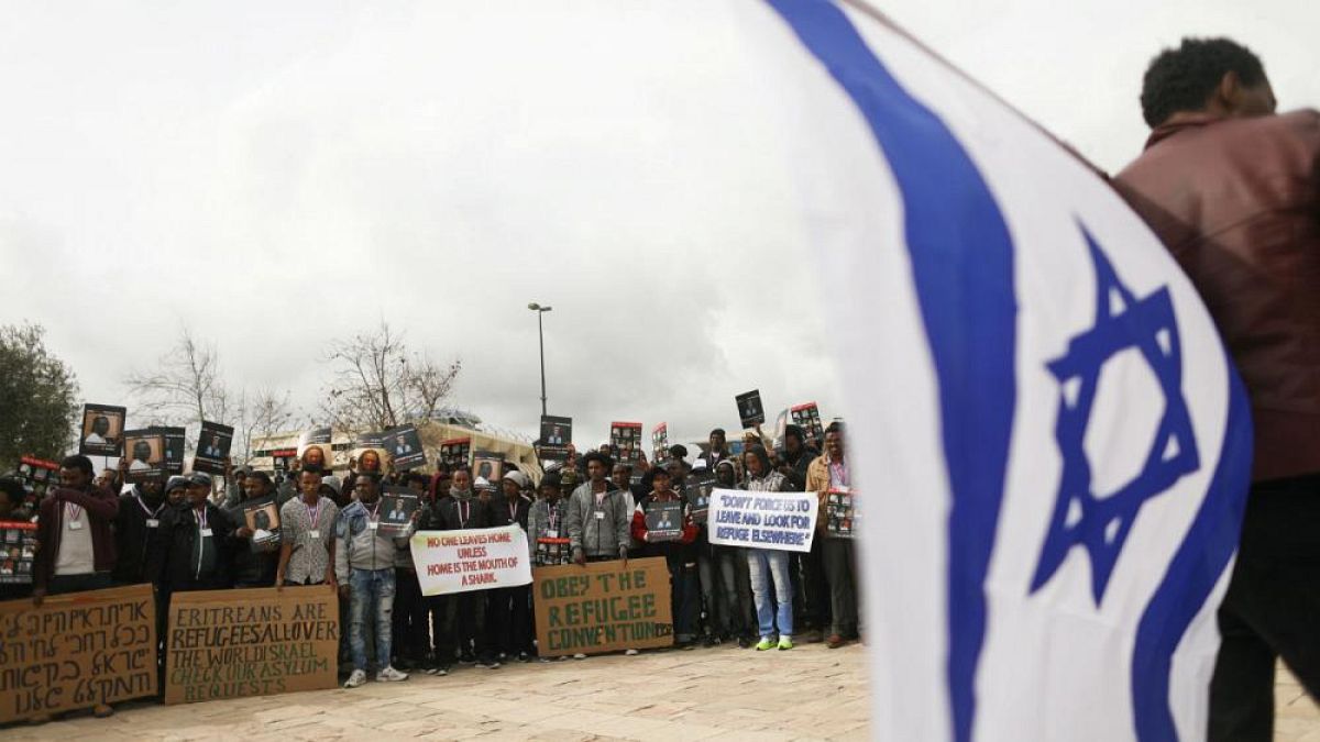 اسرائیل برنامه اخراج مهاجران آفریقایی را کنار می‌گذارد