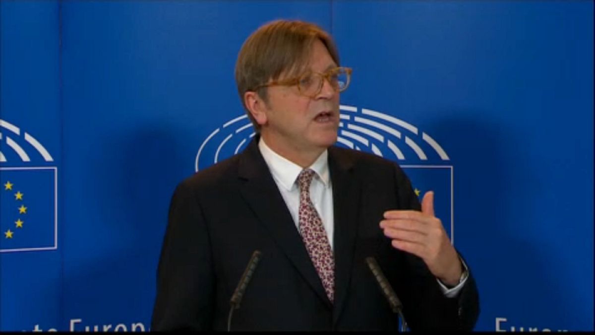 Brexit: Verhofstadt will einfachen Antrag auf Beiberecht