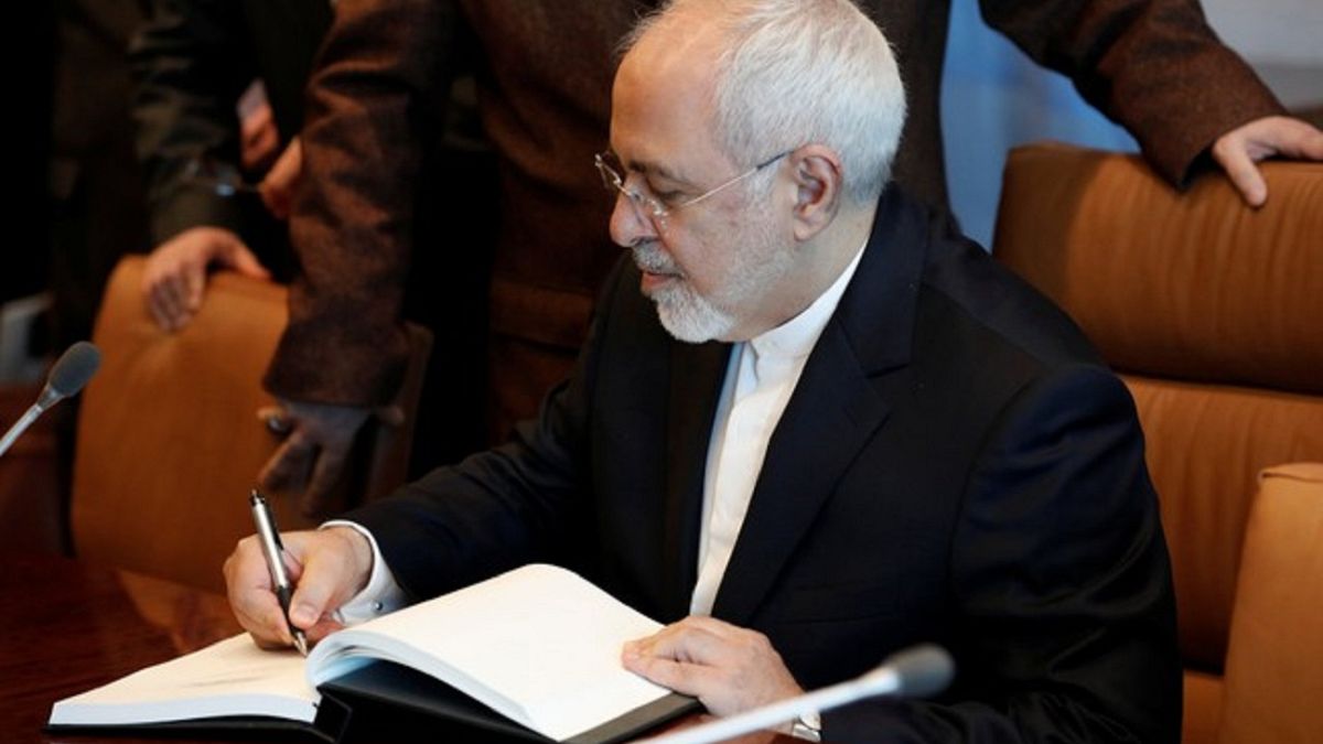Ζαρίφ: Εάν υπαναχωρήσουν οι ΗΠΑ από τη συμφωνία για τα πυρηνικά, θα το κάνει και το Ιράν 