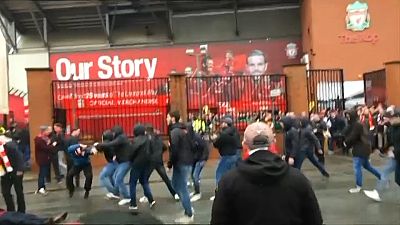 Due tifosi della Roma arrestati: un fan del Liverpool in coma