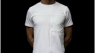 Rep-Air, the t-shirt that absorbs unpleasant and harmful toxins in the air