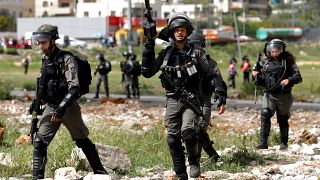 تسعة شهور سجنا لشرطي إسرائيلي قتل فتى فلسطينيا