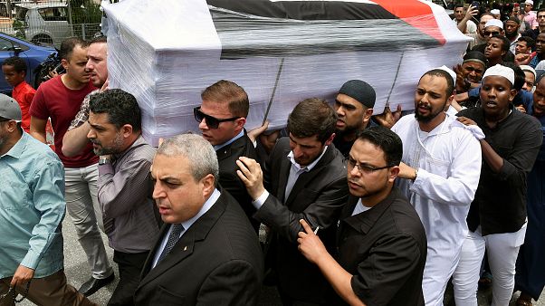 بالفيديو: نقل جثمان المحاضر والمهندس الفلسطيني فادي البطش في ماليزيا بالفيديو: نقل جثمان المحاضر والمهندس الفلسطيني فادي البطش في ماليزيا