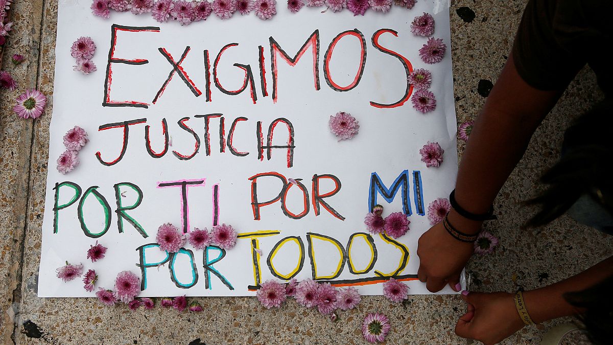 Messico, il narcoterrore colpisce gli innocenti