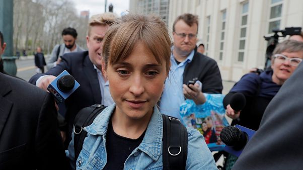 Allison Mack fica em prisão domiciliária Allison Mack fica em prisão domiciliária