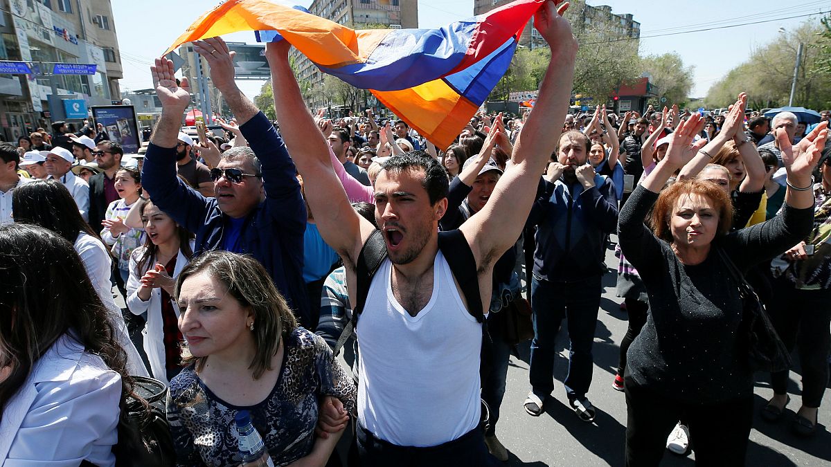 Υποστηρικτές του ηγέτη της αντιπολίτευσης Πασινιάν στους δρόμους του Ερεβάν