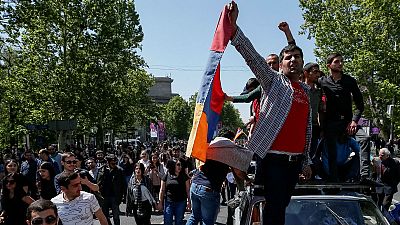 Az ellenzék vezérét szeretnék miniszterelnökként látni az örmény tüntetők 