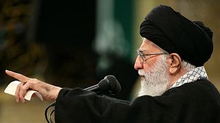 رهبر ایران: مسلمانان در مقابل آمریکا بایستند