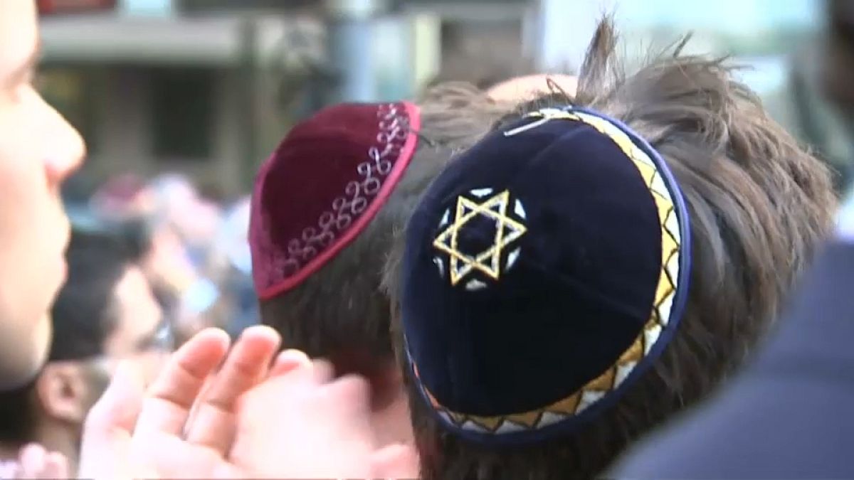 Marcha da quipa contra o antissemitismo