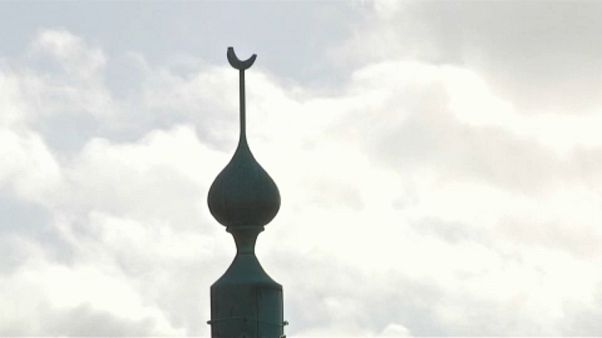 "Ислам" в Бельгии - за половую сегрегацию на транспорте "Ислам" в Бельгии - за половую сегрегацию на транспорте
