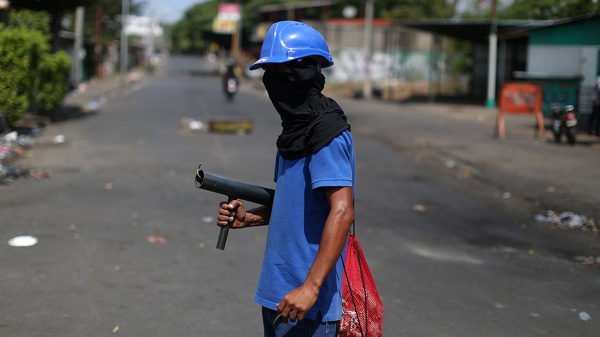 Estudiantes nicaragüenses atrincherados para exigir la salida de Ortega
