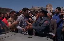 Jereván: "A kormány után a kormánypárt is menjen!"
