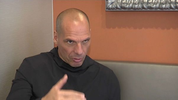 Varoufakis smentisce Juncker sulla Grecia Varoufakis smentisce Juncker sulla Grecia