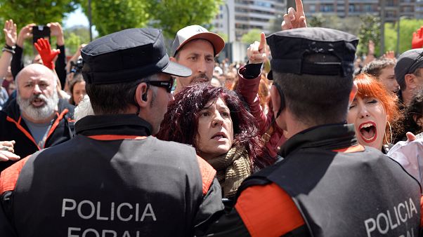 Οργή στην Ισπανία για την «αγέλη βιαστών» που έπεσε στα... μαλακά Οργή στην Ισπανία για την «αγέλη βιαστών» που έπεσε στα... μαλακά