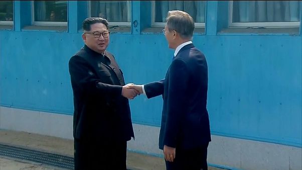 КНДР И Южная Корея будут стремиться к полной денуклеаризации Корейского полуострова - заявление КНДР И Южная Корея будут стремиться к полной денуклеаризации Корейского полуострова - заявление