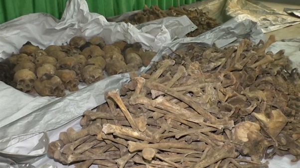 Массовые захоронения в Руанде Массовые захоронения в Руанде