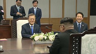 Sonrisas y fideos fríos entre las dos Coreas