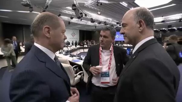 Еврогруппа учит Грецию обходиться без помощи Еврогруппа учит Грецию обходиться без помощи