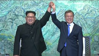 Историческая встреча двух Корей