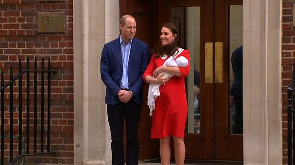 Louis Arthur Charles: ecco il nome del terzogenito di William e Kate Louis Arthur Charles: ecco il nome del terzogenito di William e Kate