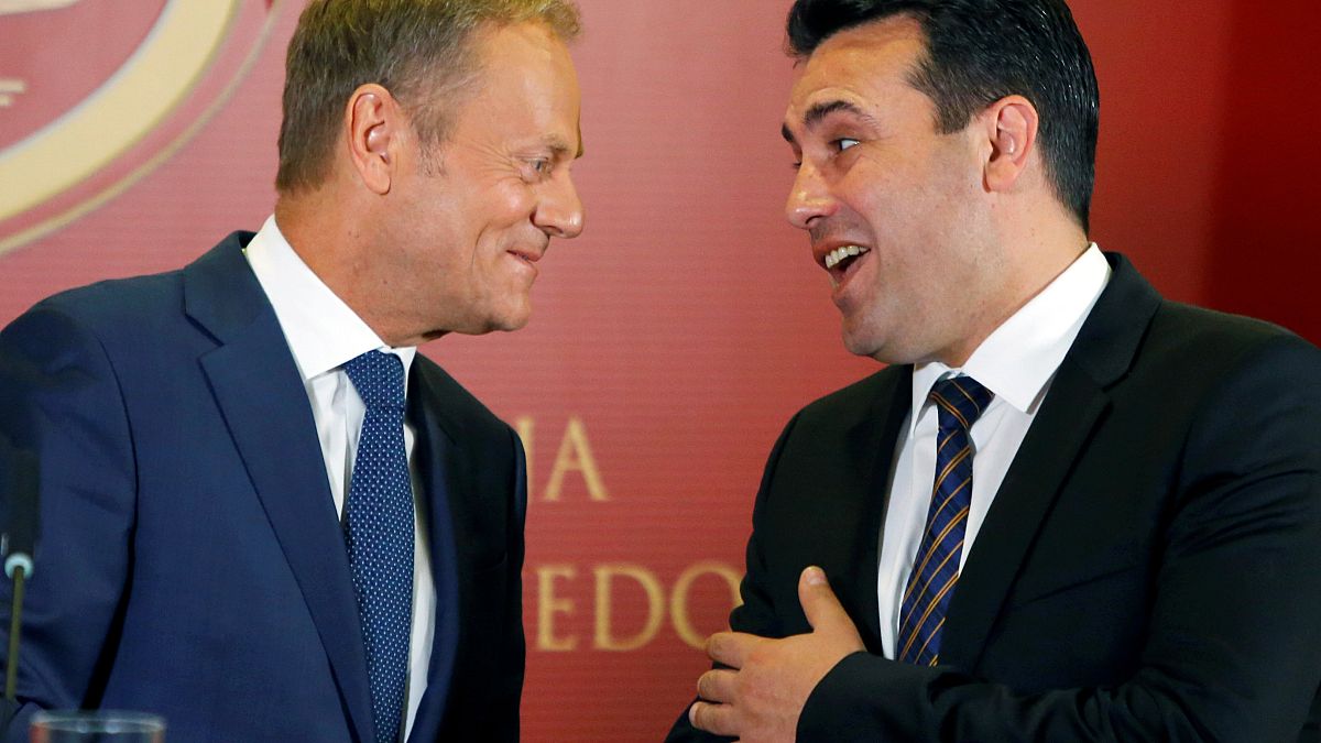Ο πρόεδρος του Ευρωπαϊκού Συμβουλίου Τουσκ με τον πρωθυπουργό της πΓΔΜ Ζάεφ