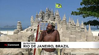 شاهد: "ملك برازيلي" ترك حياة الشقق وبنى لنفسه قلعة رملية