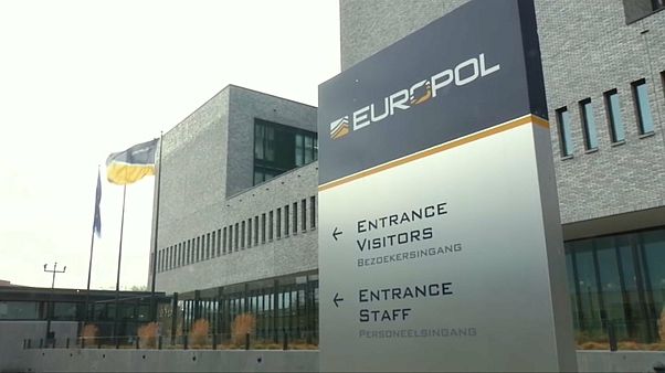 Европол: нанесён сокрушительный удар по пропаганде ИГИЛ Европол: нанесён сокрушительный удар по пропаганде ИГИЛ
