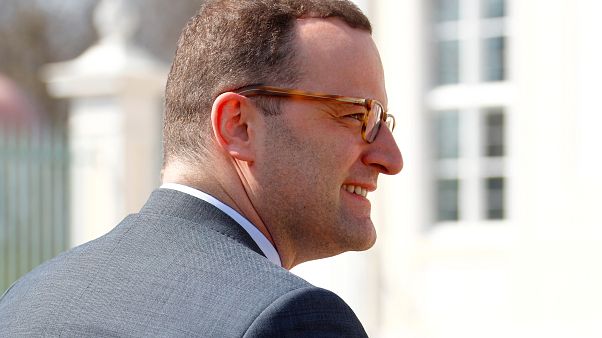 Jens Spahn sagt NEIN zur Petition, gibt aber zu: "Schwierig von Hartz IV zu leben" Jens Spahn sagt NEIN zur Petition, gibt aber zu: "Schwierig von Hartz IV zu leben"
