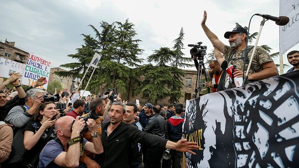 Παραμένουν στους δρόμους οι διαδηλωτές Παραμένουν στους δρόμους οι διαδηλωτές