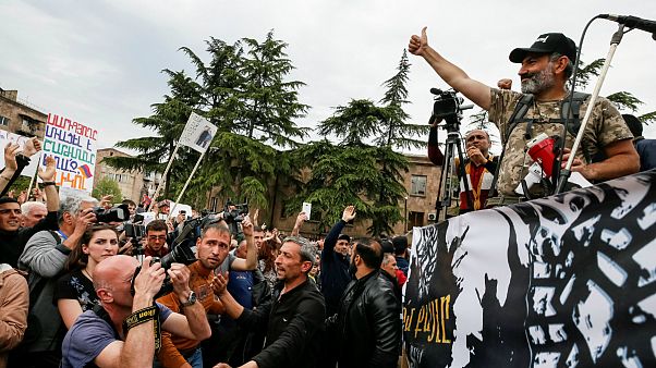 Nikol Pashinyan lidera protestos e tem o apoio de muitos arménios Nikol Pashinyan lidera protestos e tem o apoio de muitos arménios