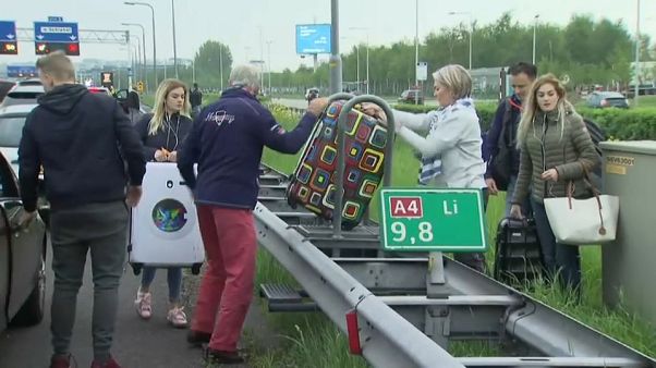 Vuelos cancelados y retrasos en el aeropuerto de Ámsterdam-Schiphol Vuelos cancelados y retrasos en el aeropuerto de Ámsterdam-Schiphol
