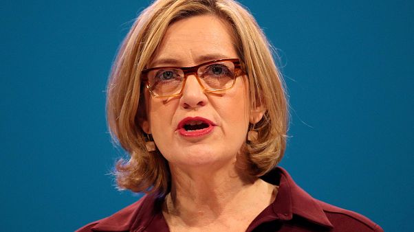 Dimite la ministra británica del Interior por las cuotas de inmigrantes Dimite la ministra británica del Interior por las cuotas de inmigrantes