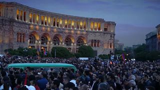 Örményország a tüntetők kezében