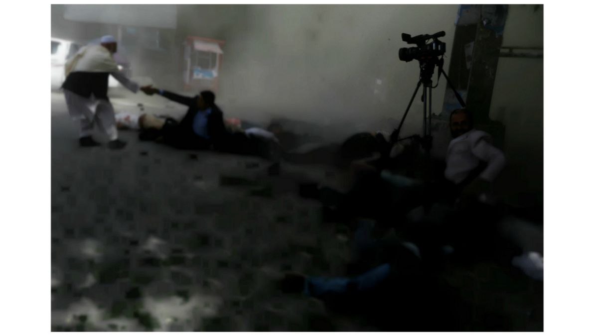 روز خونین برای خبرنگاران افغانستان؛ ۱۰ خبرنگار کشته شدند