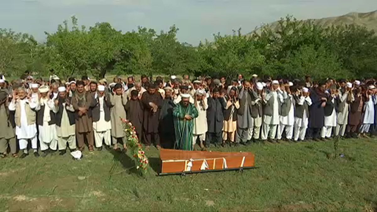 Eltemették a kabuli merényletek áldozatait