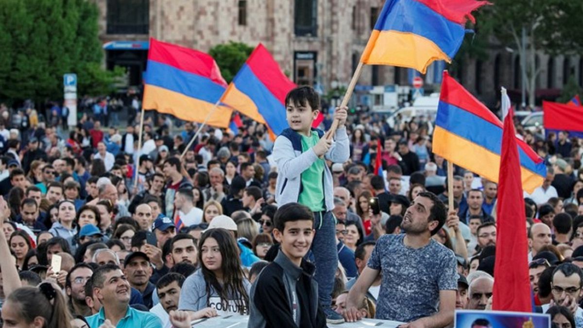 Αρμενία: Διαδηλώσεις πριν την κρίσιμη ψηφοφορία στο Κοινοβούλιο