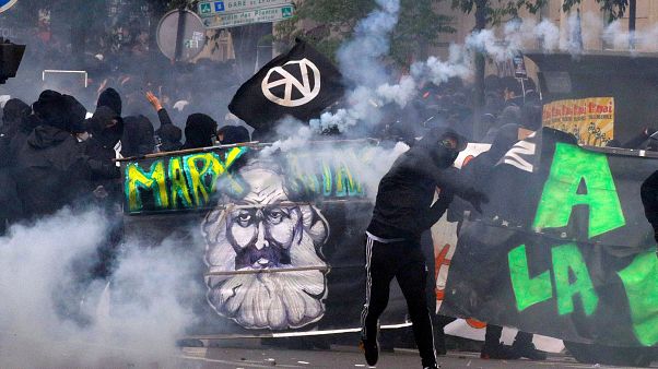 Парижский Первомай: дым и анархисты Парижский Первомай: дым и анархисты