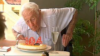 Un Australien de 104 ans ira se donner la mort en Suisse