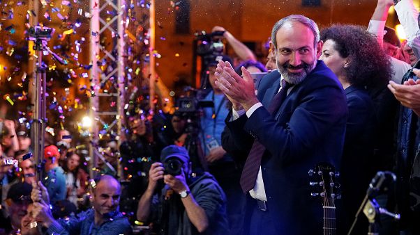 Líder da oposição da Arménia perde eleição no parlamento e regressa à contestação nas ruas Líder da oposição da Arménia perde eleição no parlamento e regressa à contestação nas ruas
