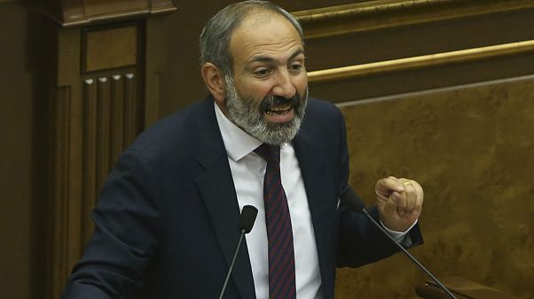 Paşinyan Ermenistan Meclisi'ndeki oylamada başbakan seçilemedi Paşinyan Ermenistan Meclisi'ndeki oylamada başbakan seçilemedi
