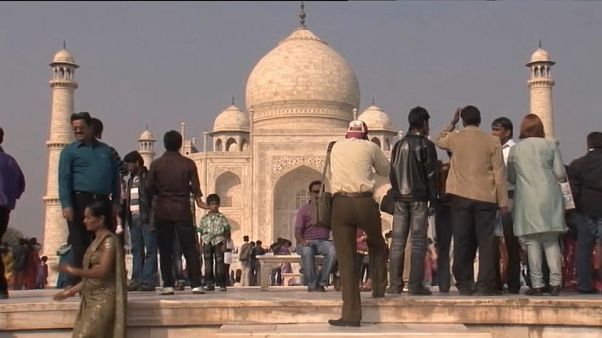 Taj Mahal losing its lustre Taj Mahal losing its lustre
