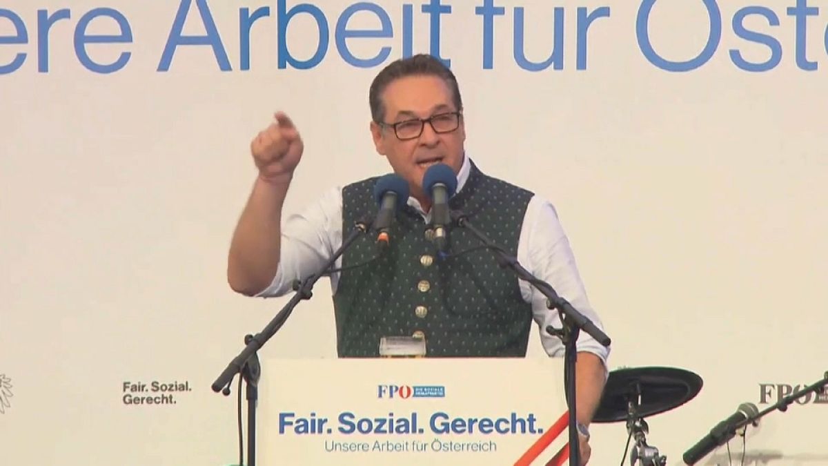 Strache lästert im Bierzelt gegen Kern: "SPÖ Partei des Islam"